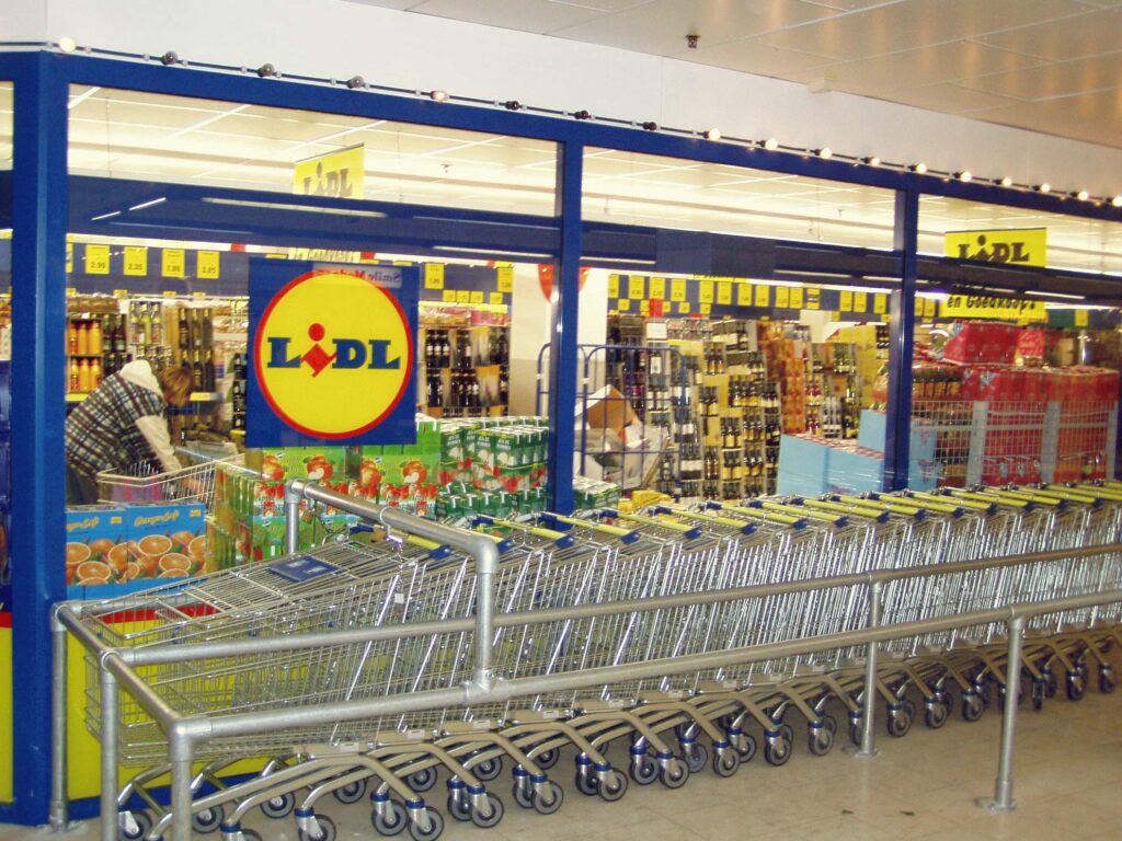 custo_dalmau_lidl_co-branding_capsule_collection_2